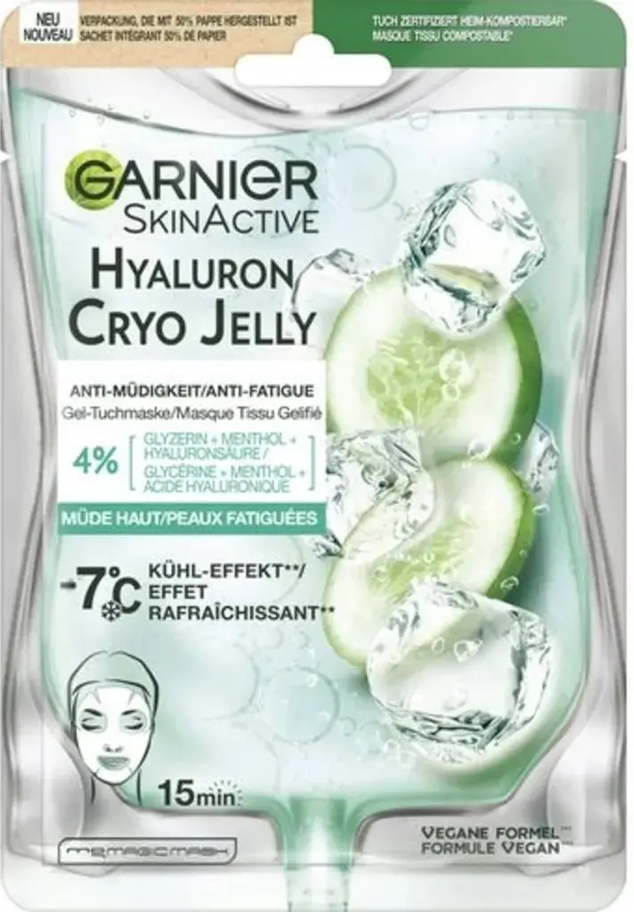 Opakowanie maseczki Garnier Hyaluron Cryo Jelly pokazuje plasterki ogórka i lód, sugerując chłodzącą pielęgnację twarzy.