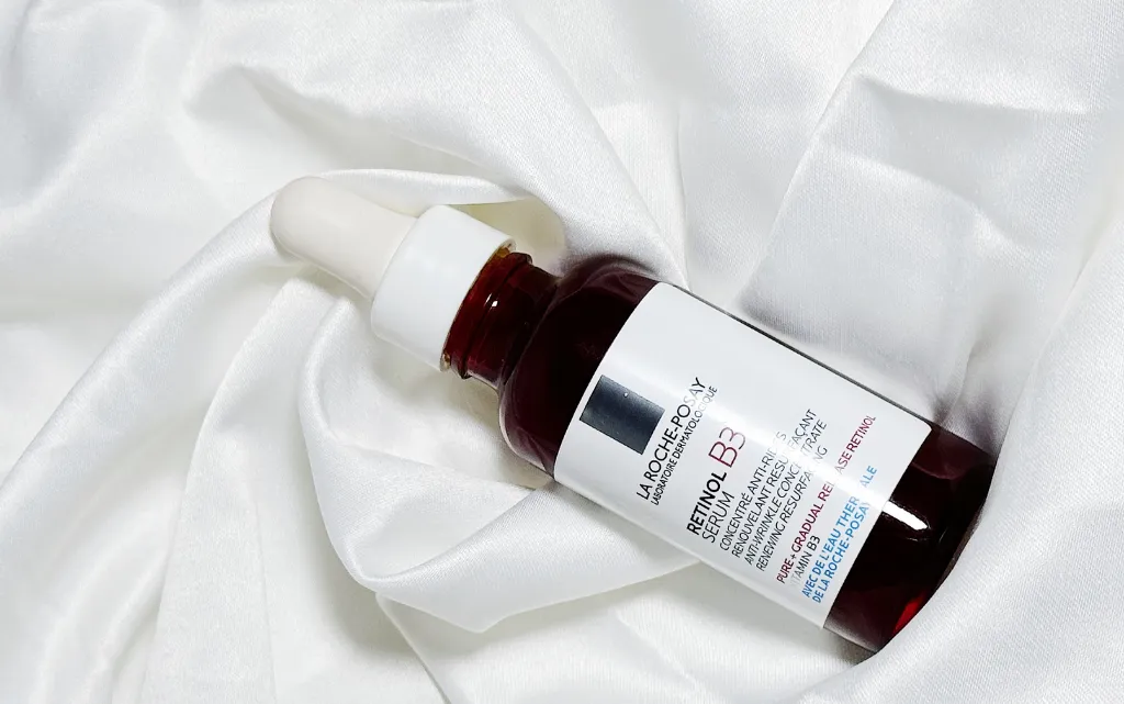 Buteleczka serum La Roche Posay retinol B3