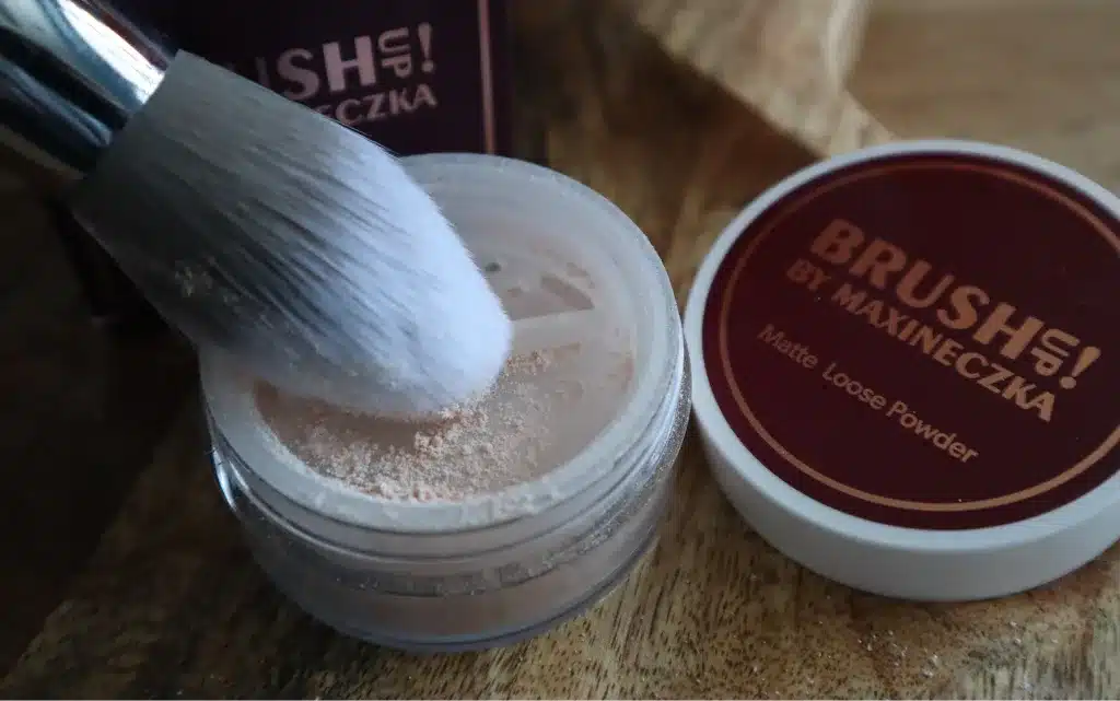 Sypki puder matowy BRUSH UP! BY MAXINECZKA  grafika 2