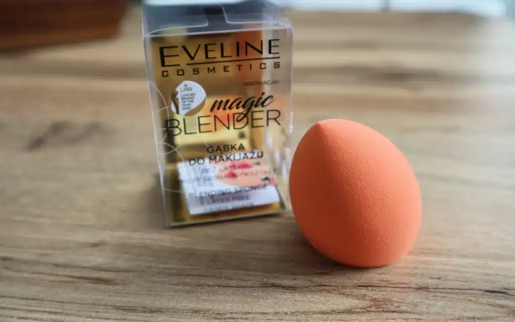  Eveline gąbka do makijażu Magic Blende 