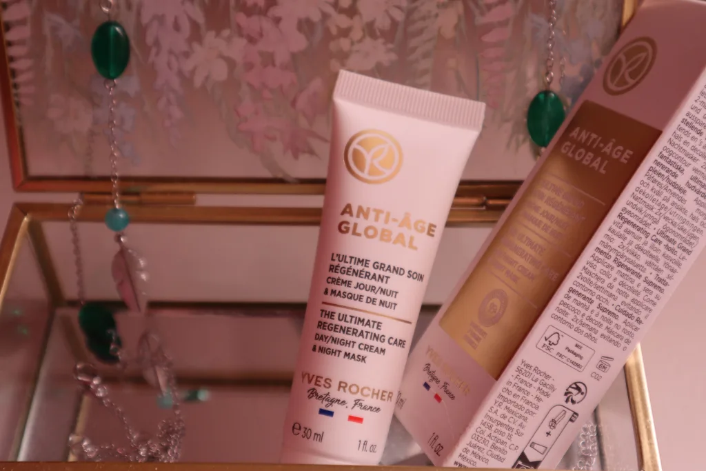 Maska na noc Yves Rocher Anti Age Global w szklanej szkatułce