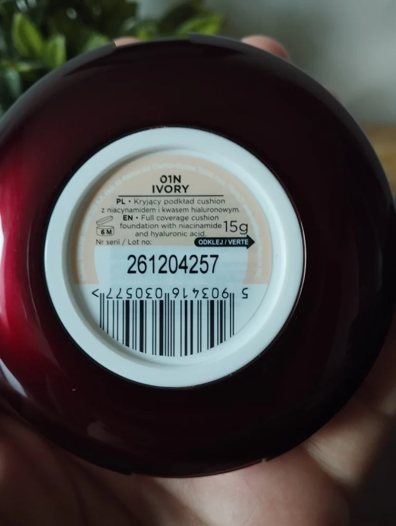 Eveline Cosmetics Wonder Match Kryjący podkład cushion kolor 01 ivory