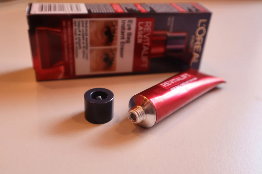 Reduktor cieni i worków pod oczami L'Oréal Paris Revitalift Laser Eye Bag Instant Eraser otworzone opakowanie